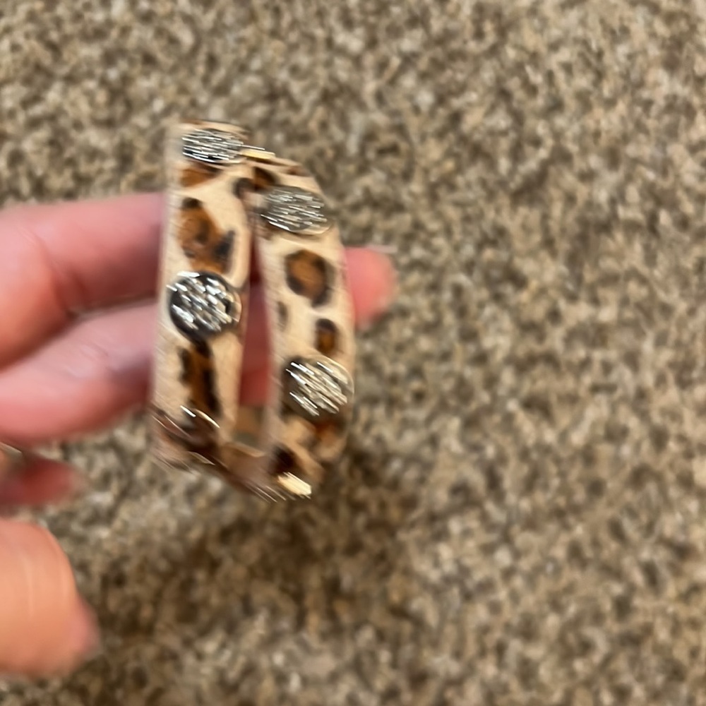 Rustic Cuff bracelets Animal print EUC Buy 1 or Buy them all - Picture 3 of 7